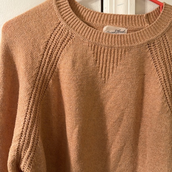 Tan sweater - Picture 3 of 5